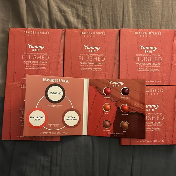 10 Denessa Myricks yummy skin blurring balm powder - Picture 1 of 3